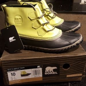 NWT Sorel Out N About Rain Boots